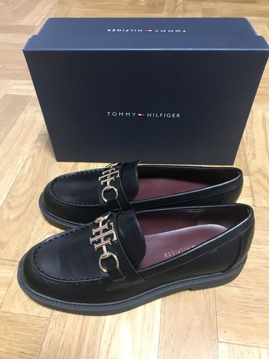 Продам жіночі лофери Tommy Hilfiger