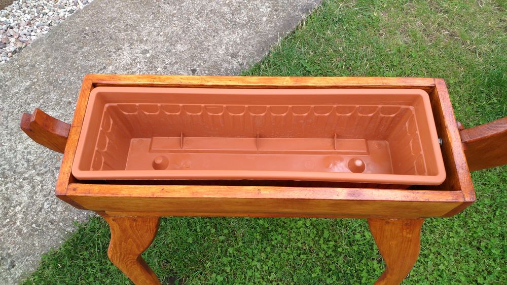 Kwietnik drewniany jeleń sarna ogrodowa