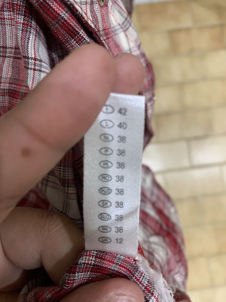 Camisa mulher “Yessica” tamanho 38 tipo xadrez vermelha/branca