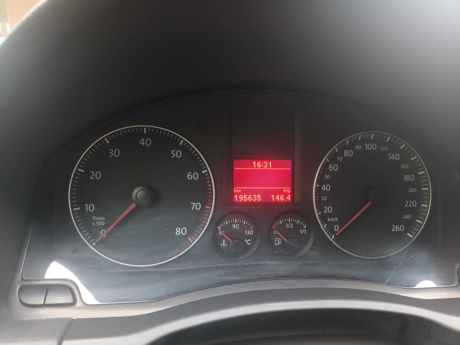 VOLKSWAGEN GOLF FSI 1.6/ samochód osobowy /Wetlina / tani używany /