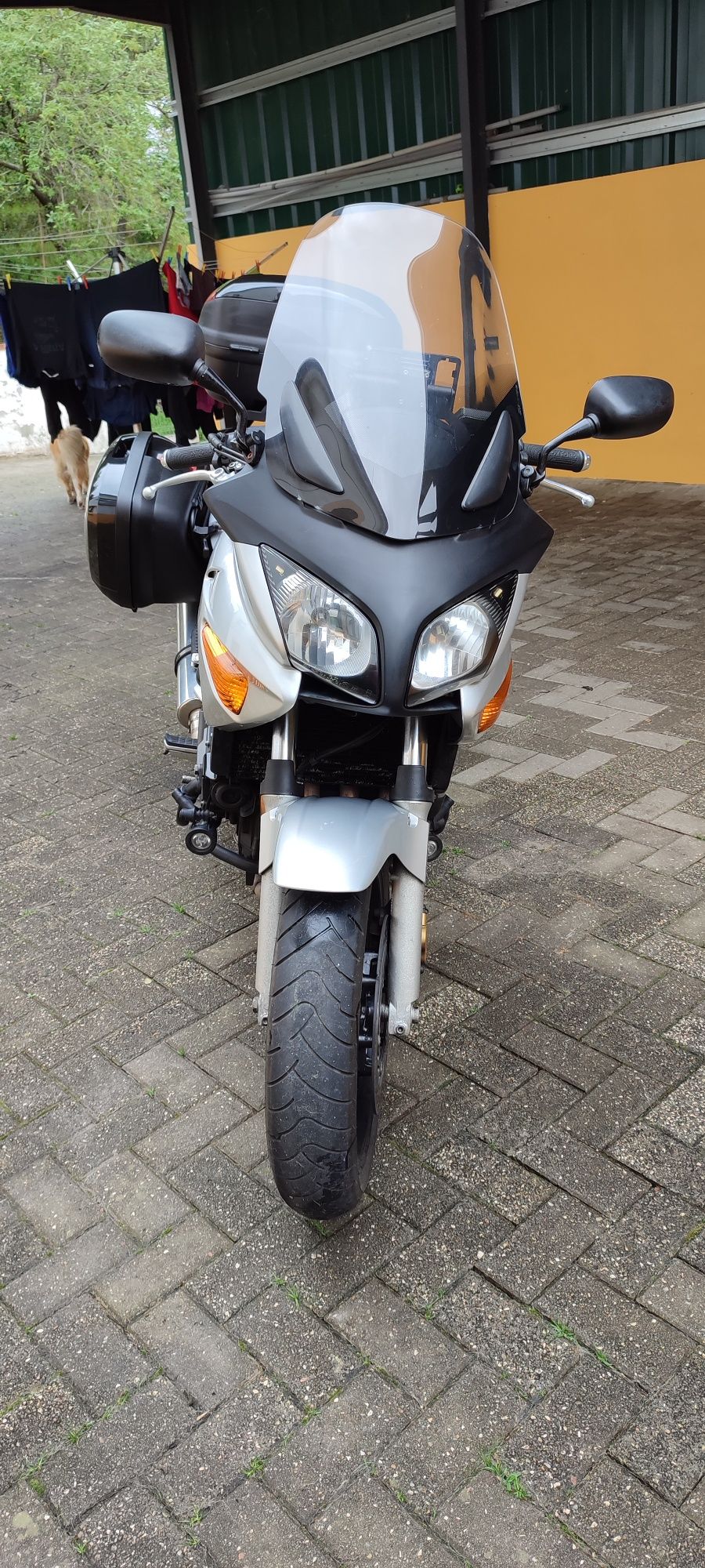 Vendo CBF 600 ABS . Full extras em muito bom estado
