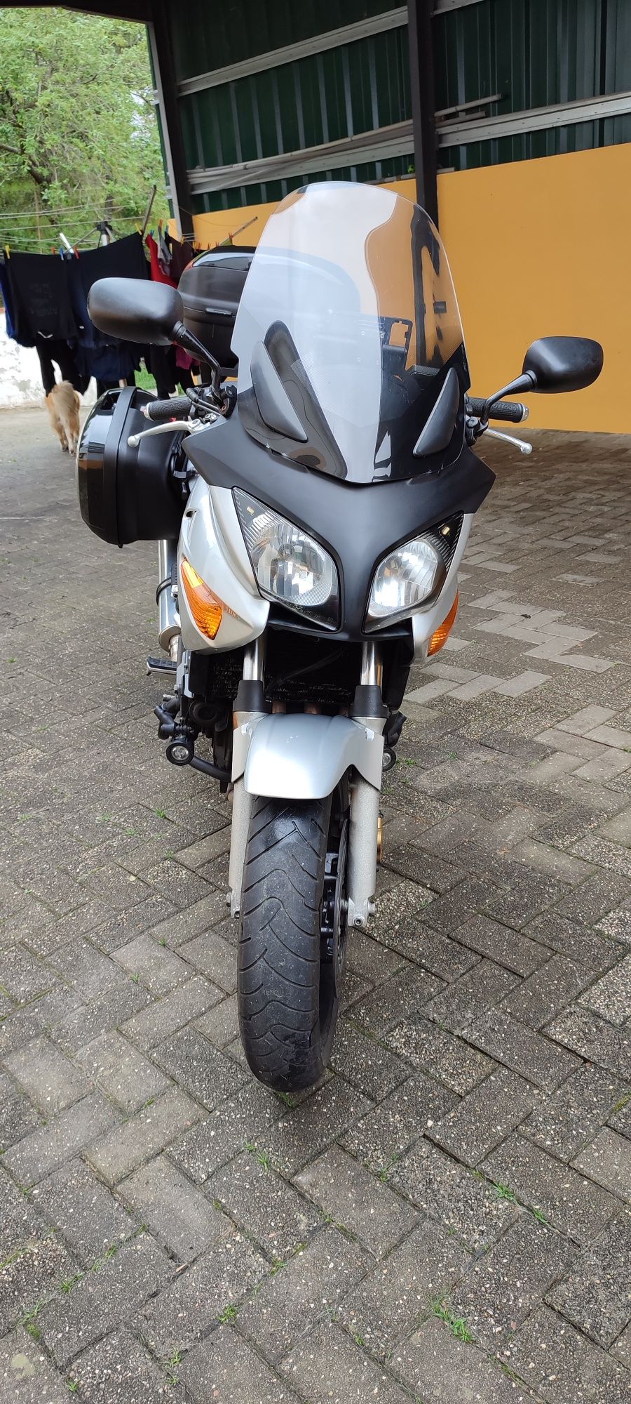 Vendo CBF 600 ABS . Full extras em muito bom estado