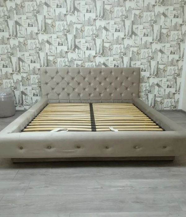 Прихожі,банкетки.