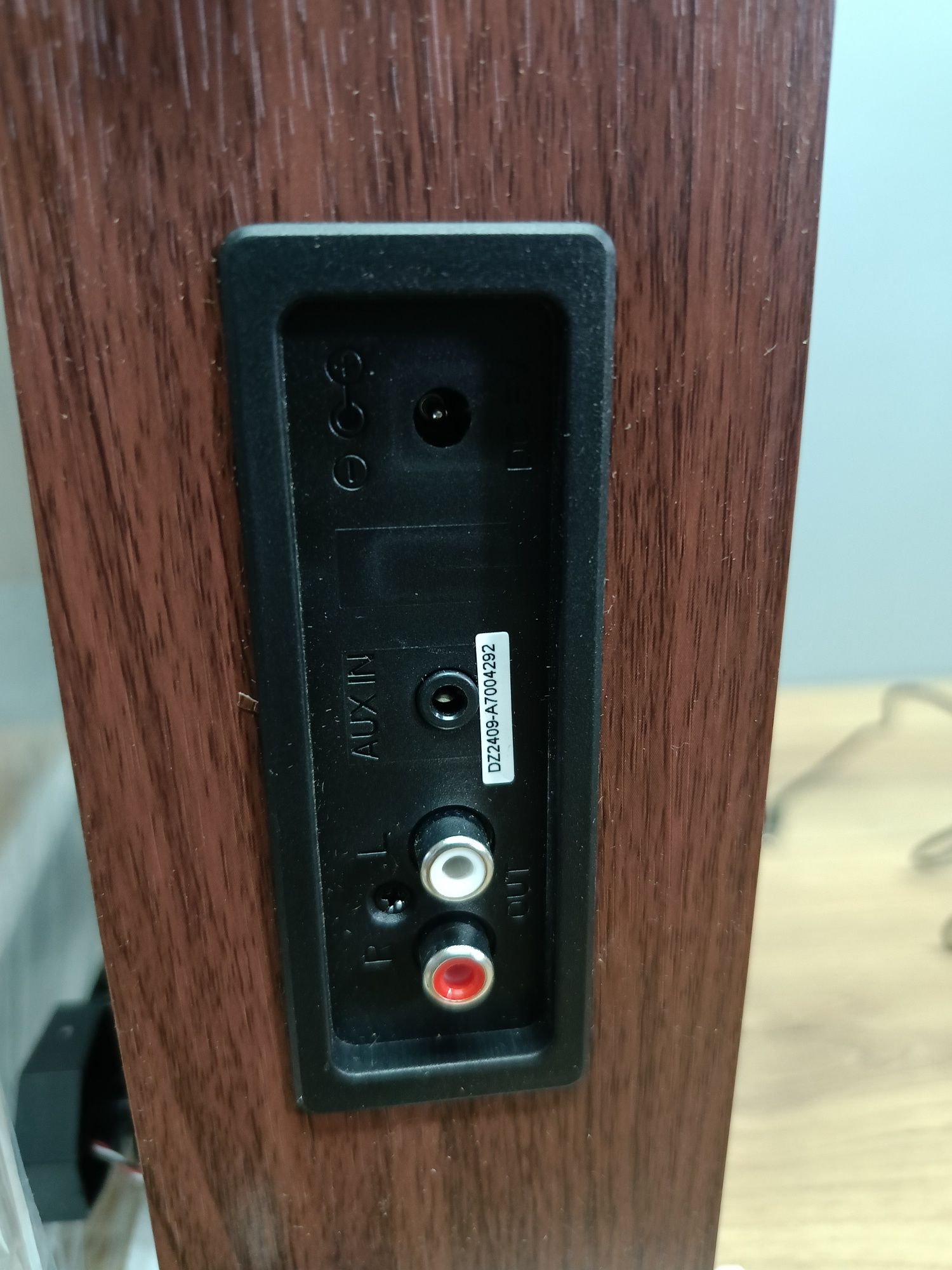 Gramofon bluetooth AUX głośniki wbudowane z pokrywą