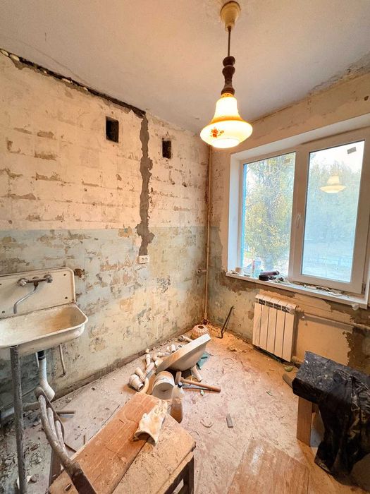 Продаж 2х кімн квартири з роздільними кімнатами .