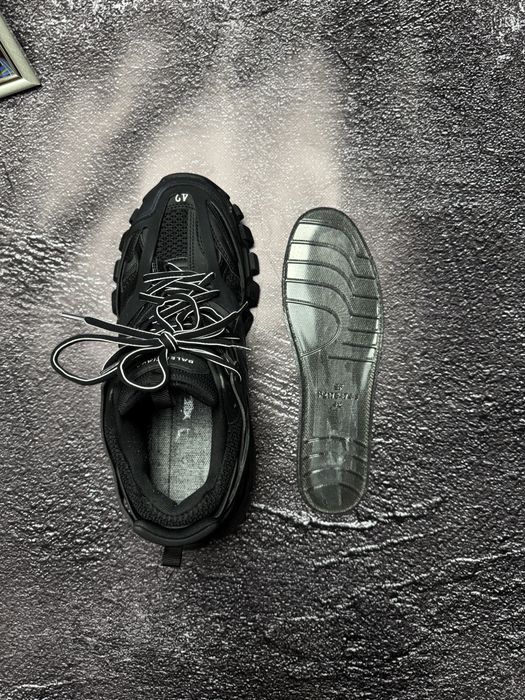balenciaga track 1 black 42-43