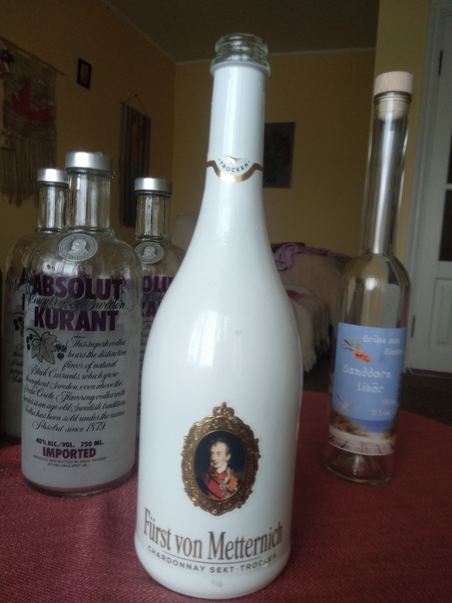 Бутылки из - под алкогольных напитков