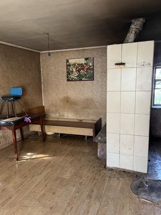 Продам житловий будинок із земельною ділянкою