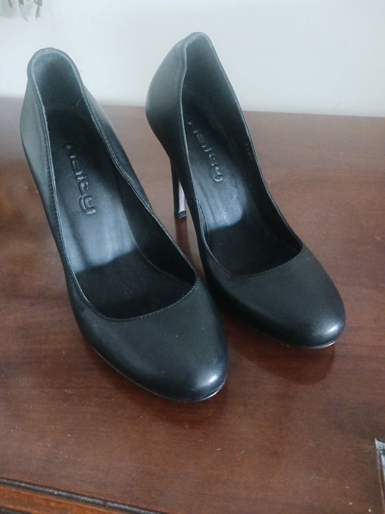 Sapatos tacão alto, da Haity, tamanho 35