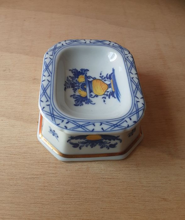 Saleiro de porcelana da Vista Alegre, coleção Viana