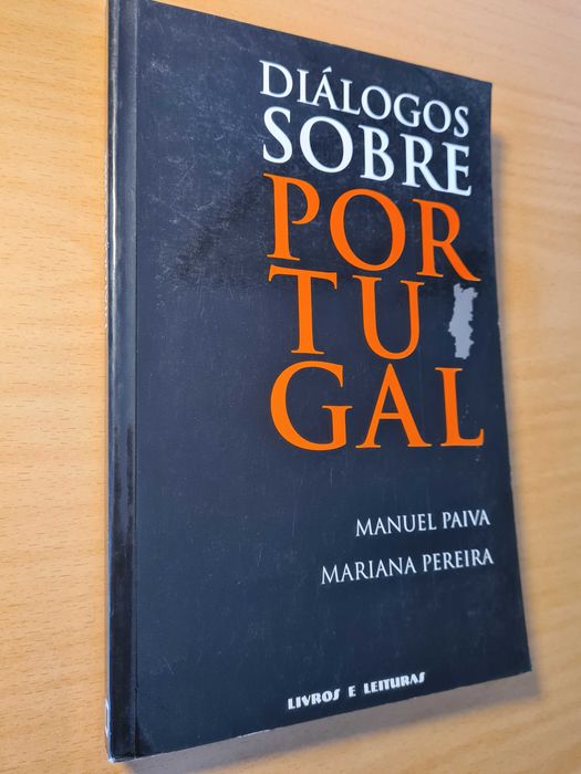 Livro "Diálogos sobre Portugal" de Manuel Paiva e Mariana Pereira
