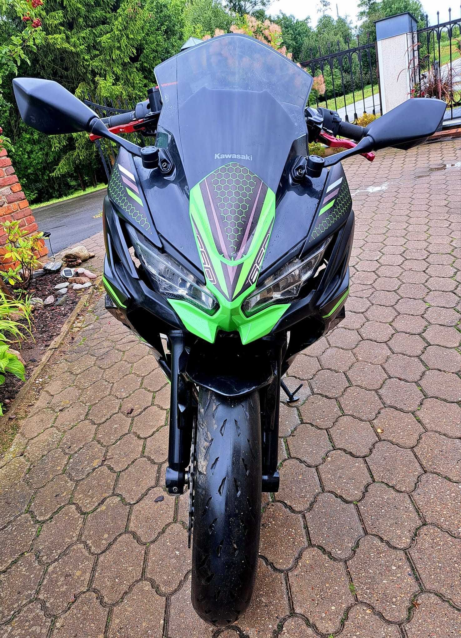 Kawasaki Ninja 650 KRT com muitos extras