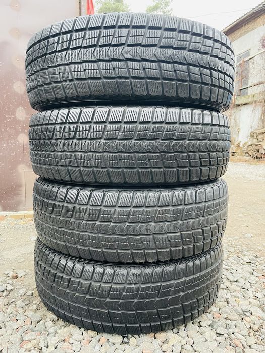 Зимняя резина Roadstone WinGuard ice 225/65/17 102Q