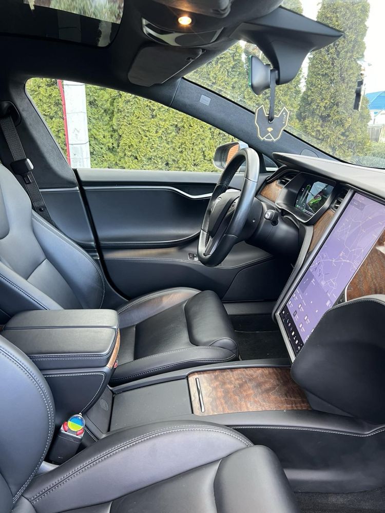 Tesla model S 100D