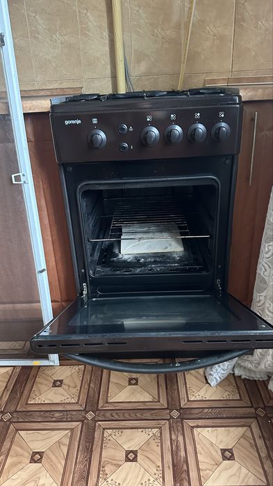 Газова плита в робочому стані gorenje
