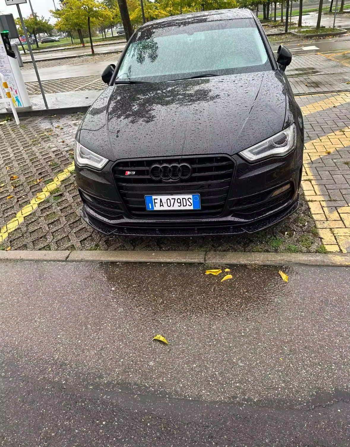 Губа на передний бампер AUDI A3 S3 накладка на бампер сплитер обвес