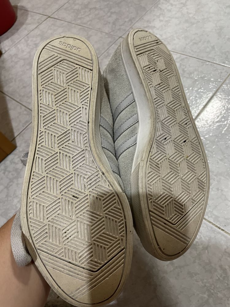 Sapatilhas cinza- adidas