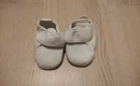 Białe buty buciki niechodki do chrztu dla chłopca dla dziewczynki