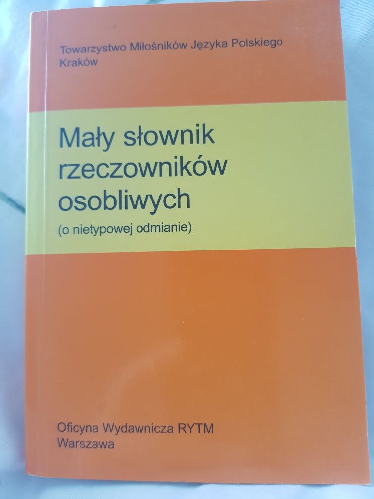 Mamy słowników rzeczowników osobliwych