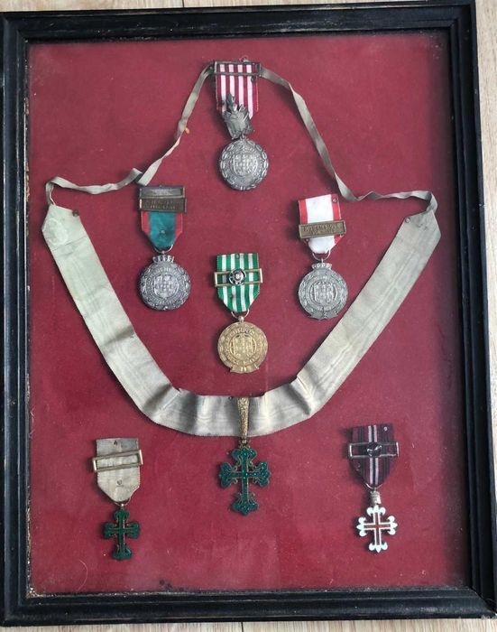 Grupo de medalhas militares e de honra portuguesas