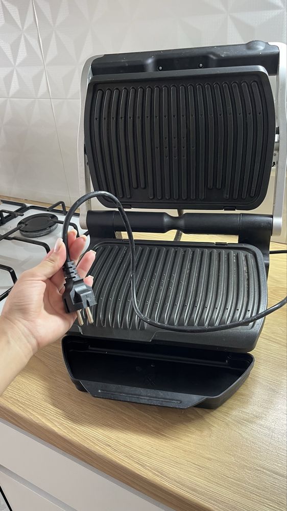 Продам електричний гриль Tefal OptiGrill