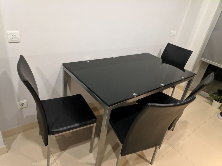 Conjunto de Mesa Vidro + 4 Cadeiras - para despachar