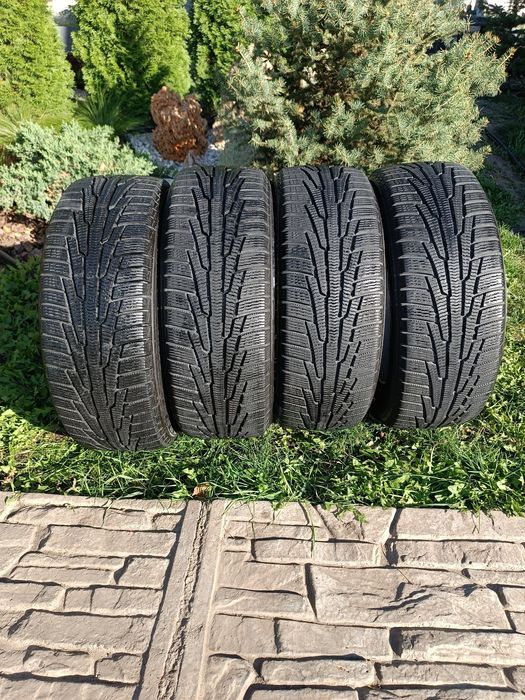 205 55 R16 комплект зимних шин nokian