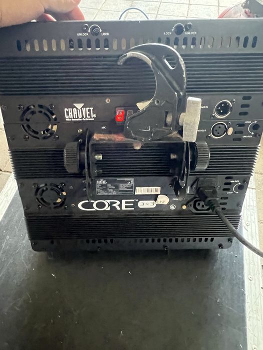 Core chauvet 3x3 com leds avariados