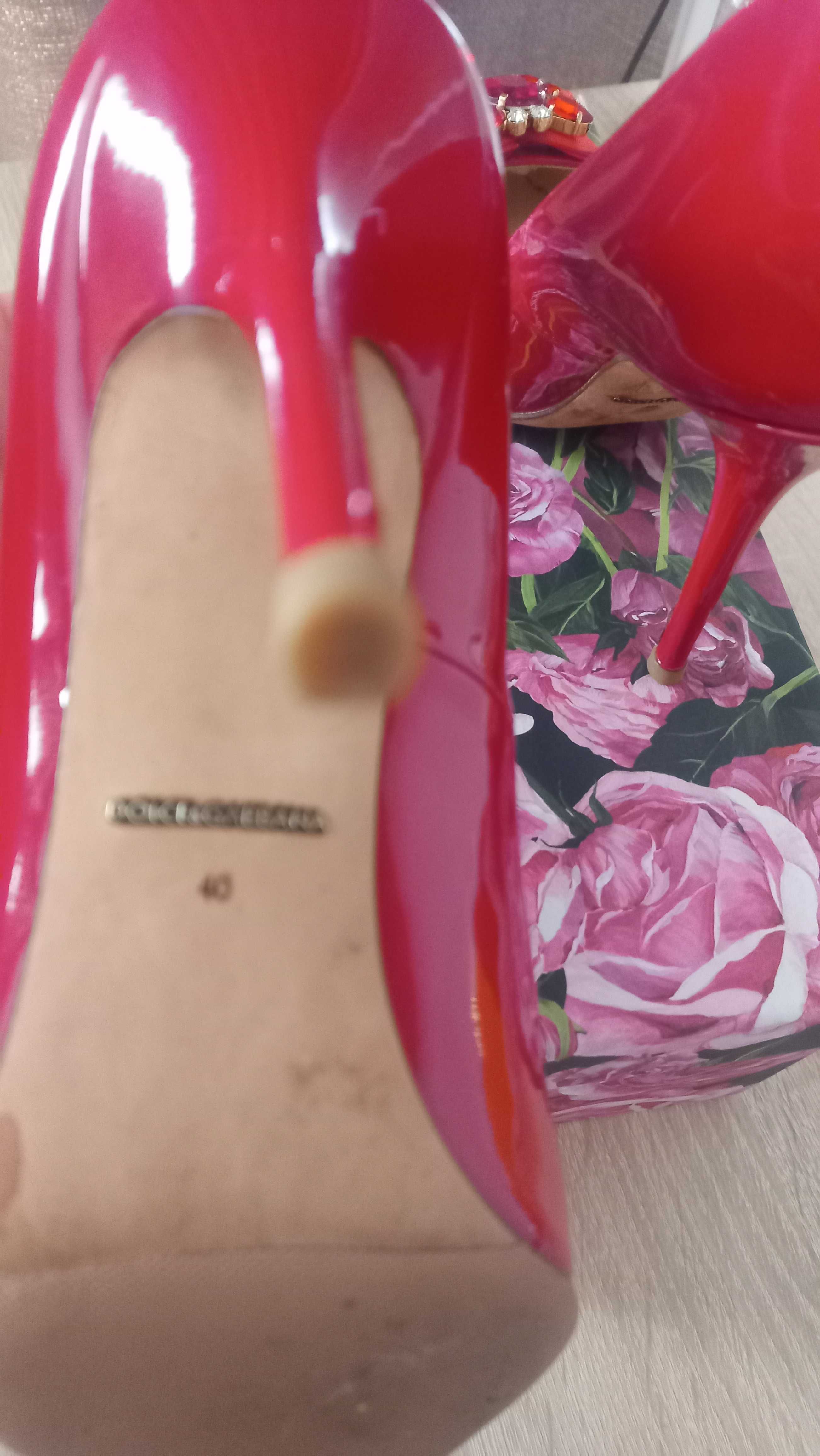 Шикарные туфи Dolce Gabbana  оригинал р. 40