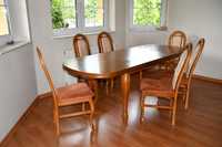 Stół z krzesłami oraz stolik kawowy