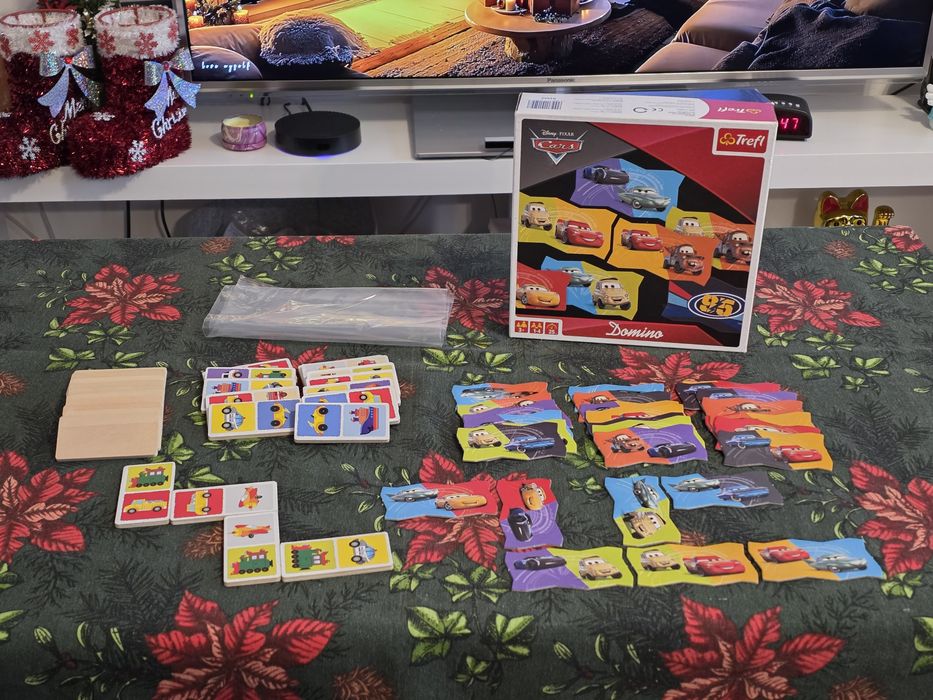 2 x domino dla dzieci Auta Zygzak z firmy Trefl oraz drewniane.