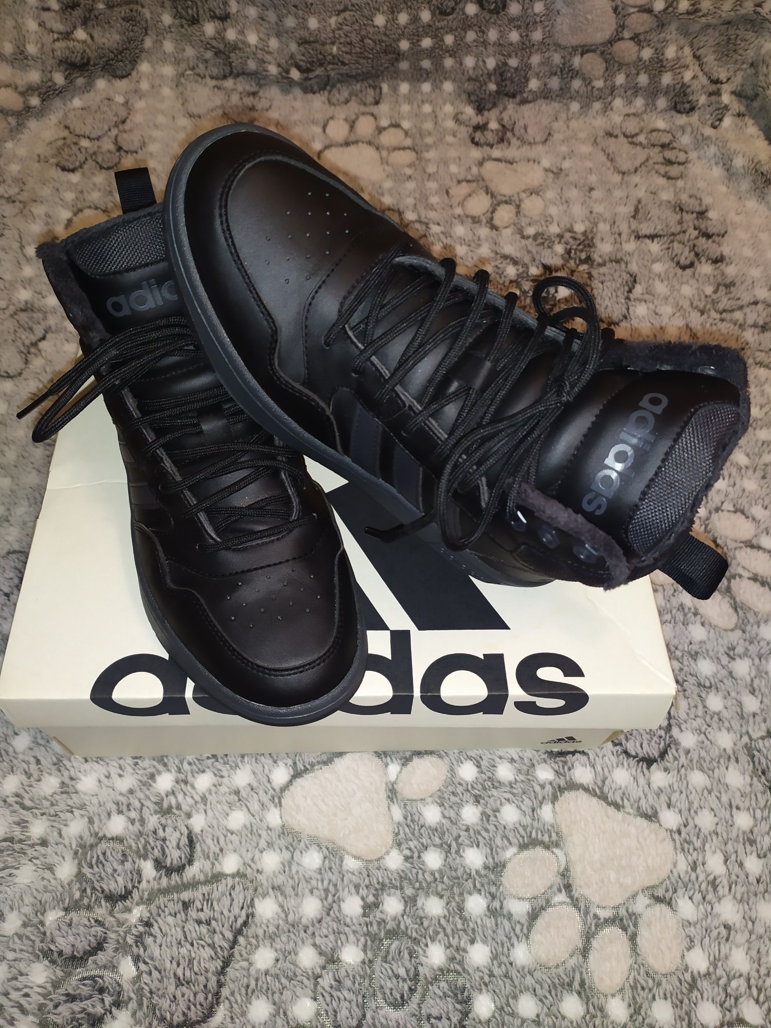 Женские зимние ботинки высокие Adidas Hoops 3.0 Mid Wtr GW6421 38.5