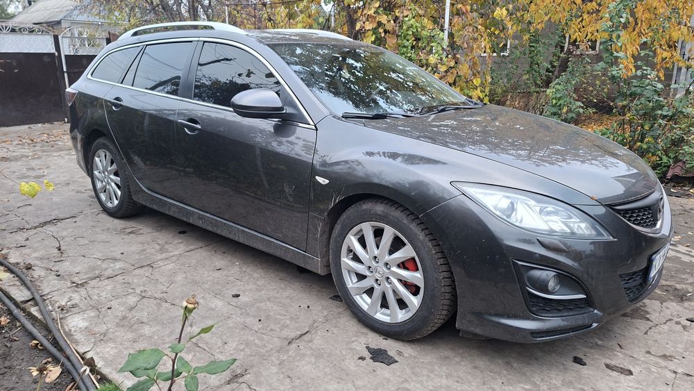 Продам автомобіль мазда 6