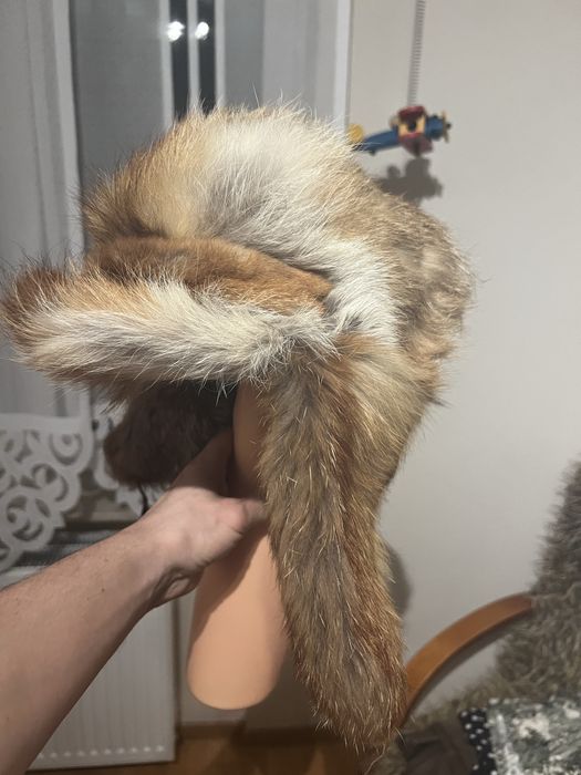 Czapka z liska typu uszatka