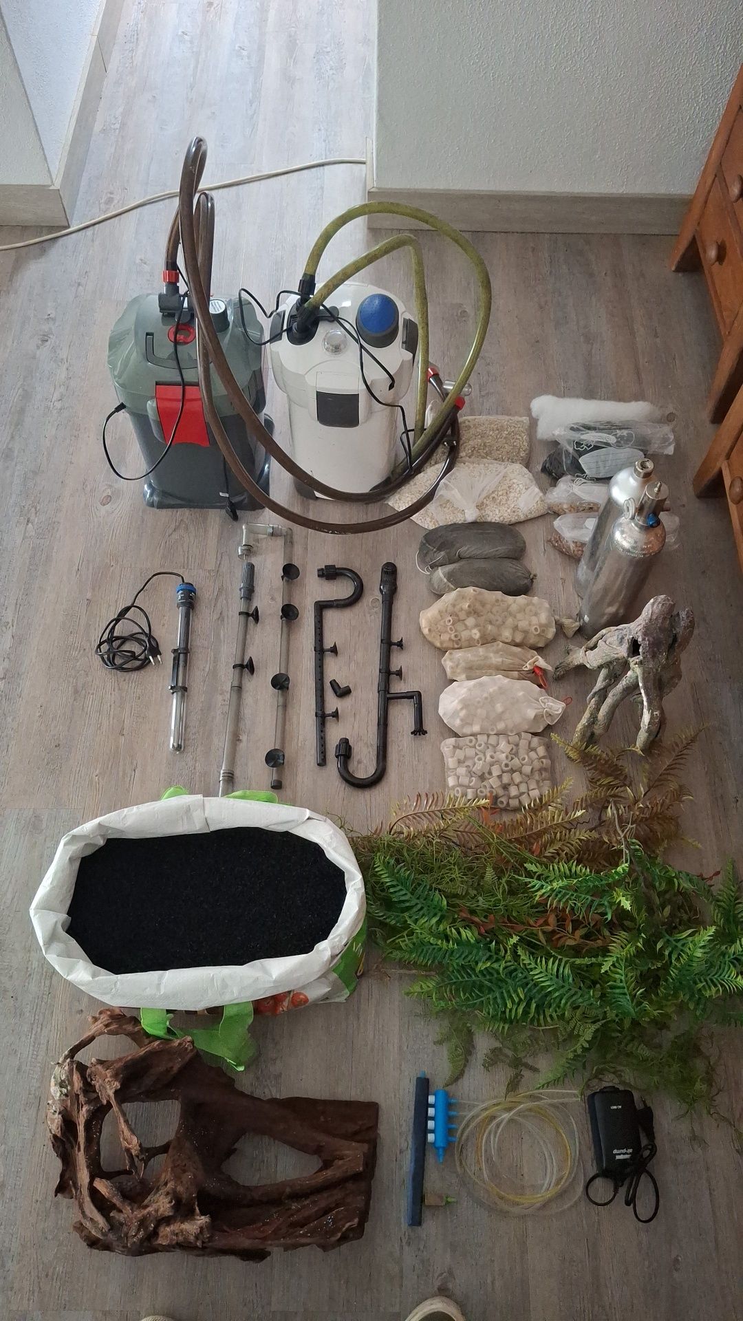 Aquário 120cm e armário com equipamentos