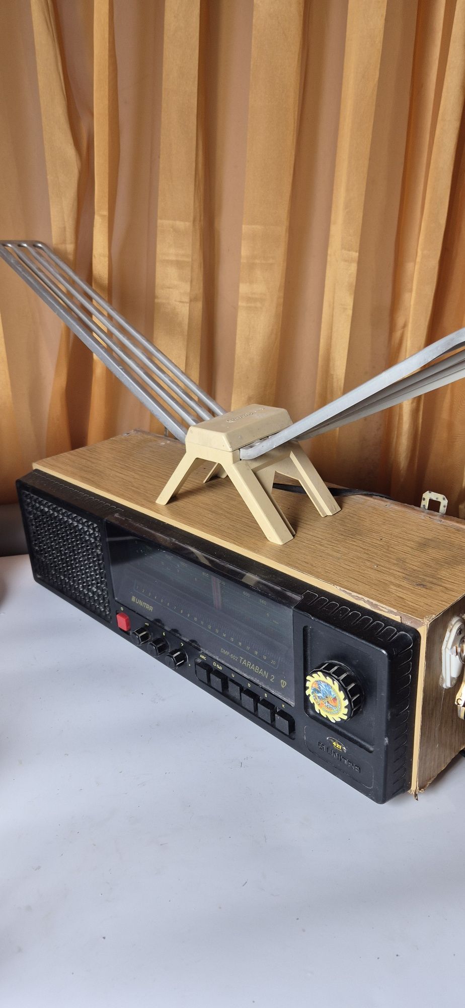 Sprawne radio Unitra Taraban 2 przestrojone w komplecie z anteną PRL