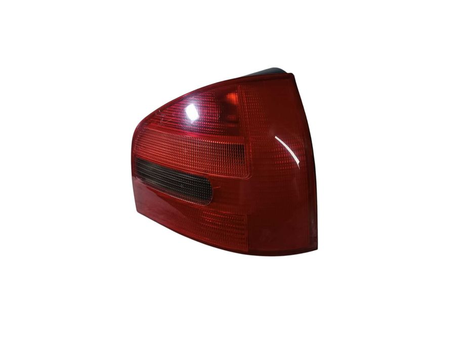 Lampa Prawy Tył Prawa Tylna Audi A3 8L Przedlift