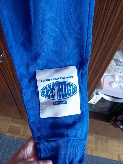 Sprzedam granatowy dres dla dziewczynki