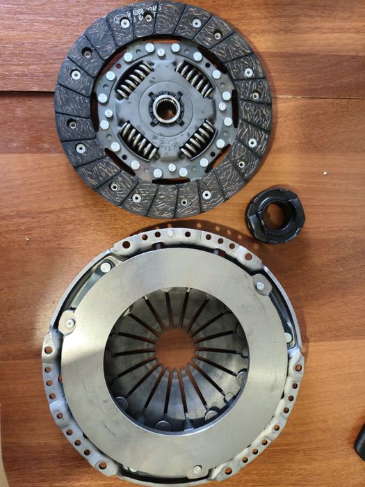 F1W034NX. Комплект зчеплення з підшипником (215мм) VW TRANSPORTER T3 1