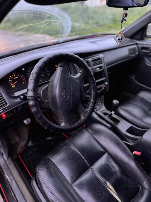 TOYOTA Karina e газ бензин на ходу