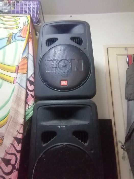 2 colunas amplificadas Jbl Eon 15 G2