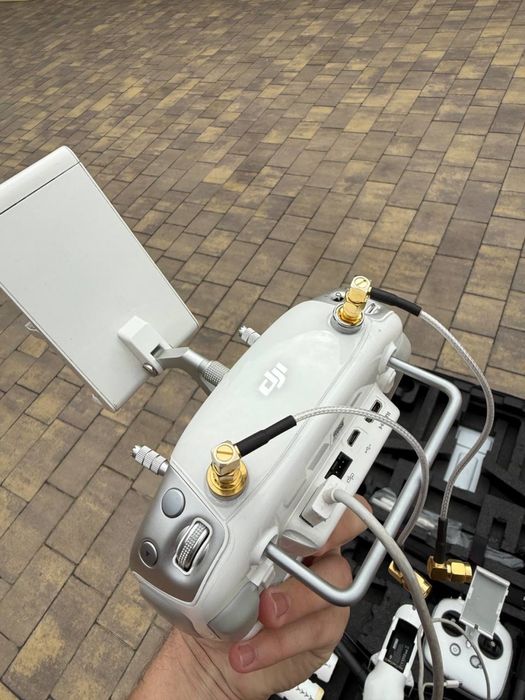 Квадрокоптер DJI Inspire 1 v2. +2пульти+3батареї+кейс повний комплект!
