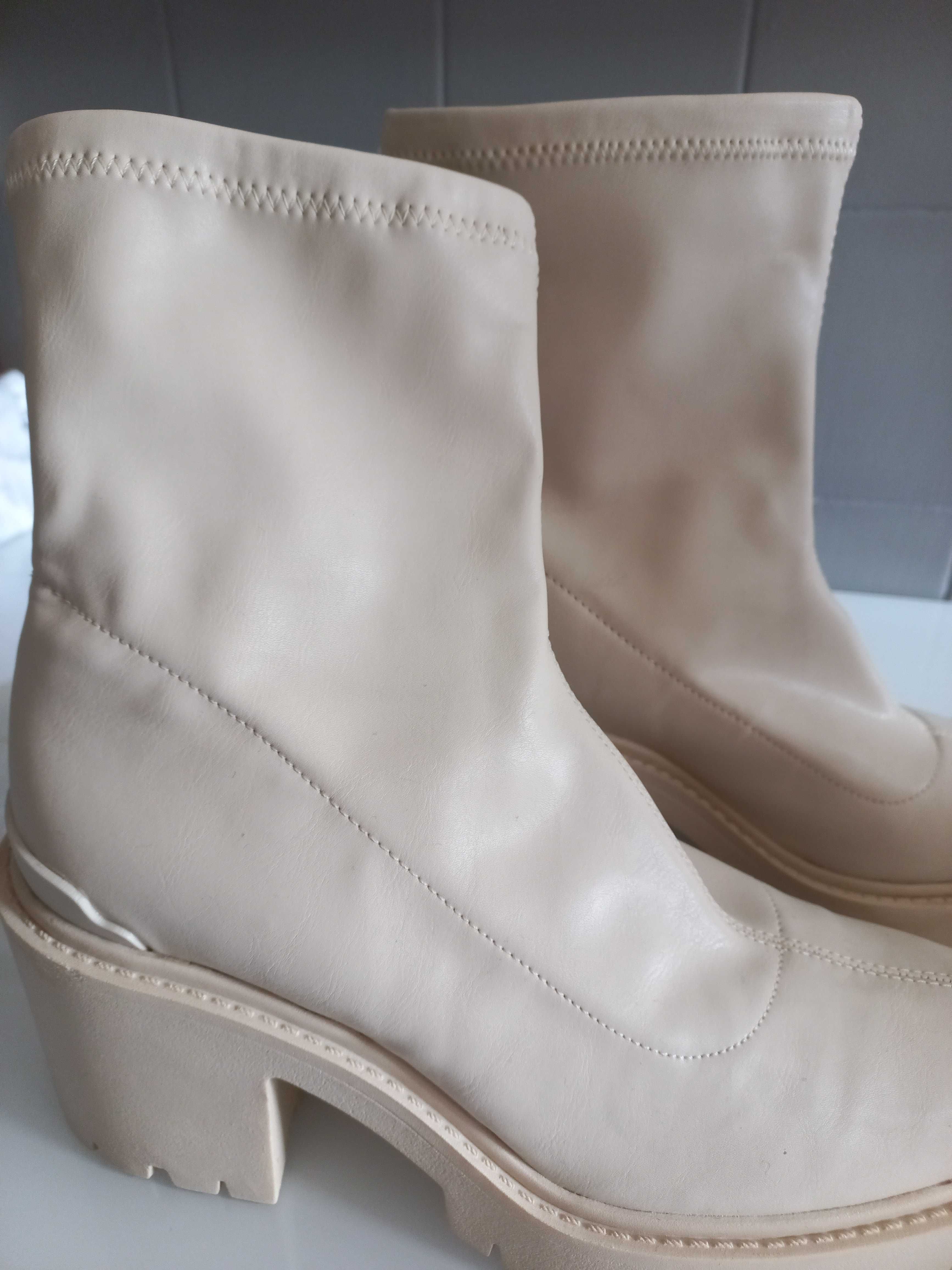 Botas STRADIVARIUS