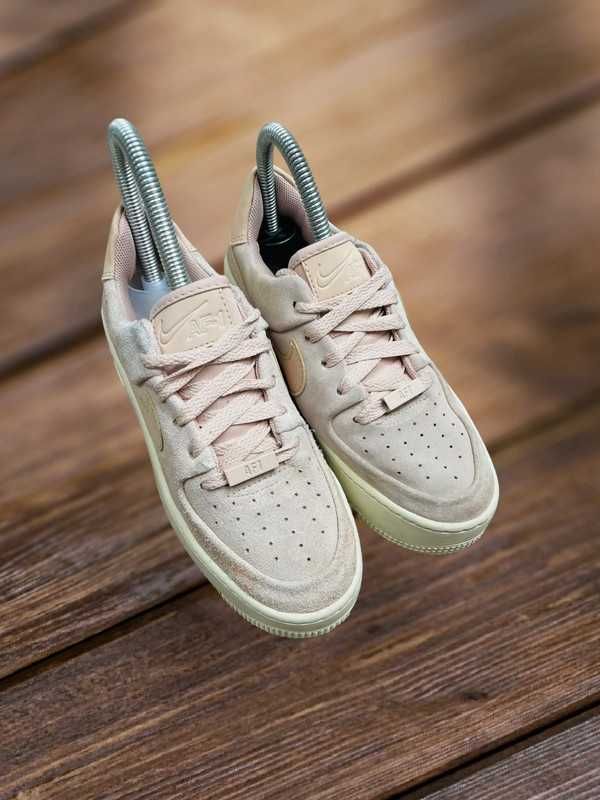 Buty Nike Air Force 1 Low różowe welurowe 35,5