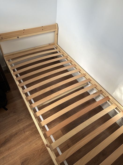 Łóżko ze stelażem IKEA / jak nowe 90/200