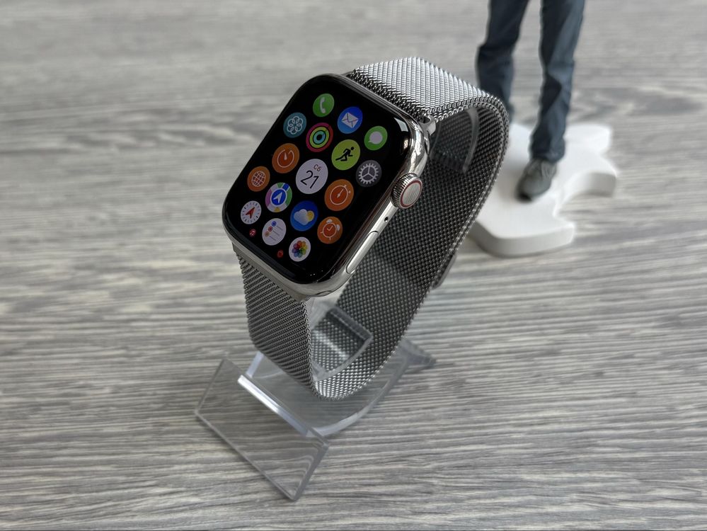 Apple Watch  Series 8 Stainless Steel 45 mm GPS LTE / 100%