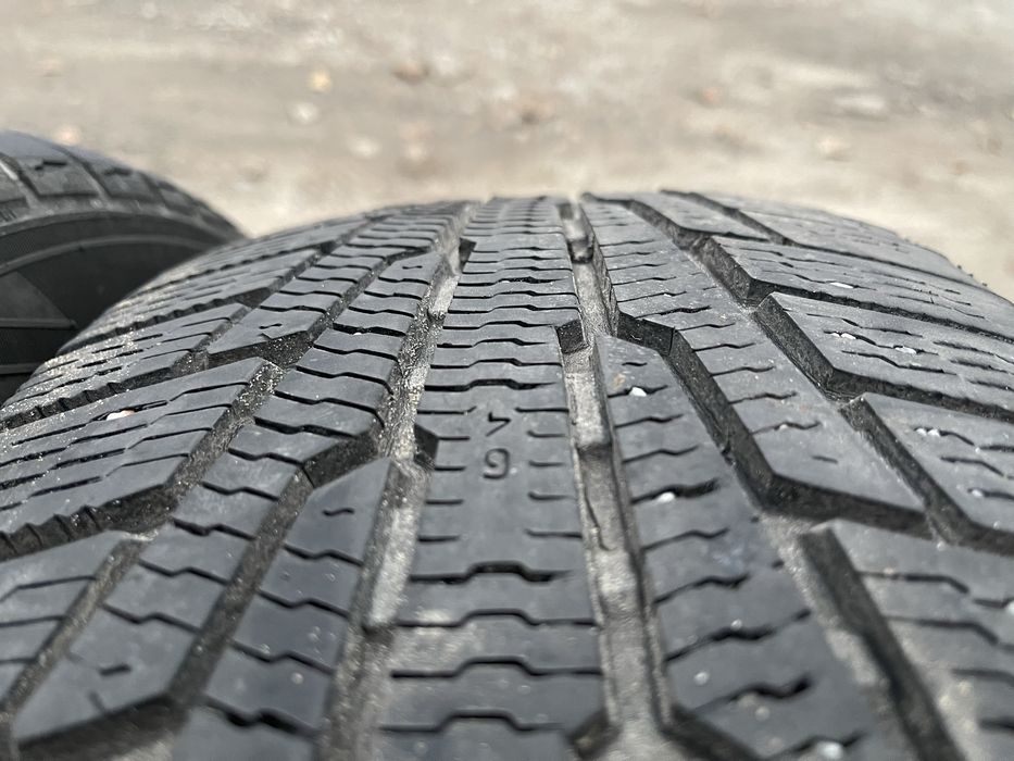 Продам комплект NOKIAN 215/60/16