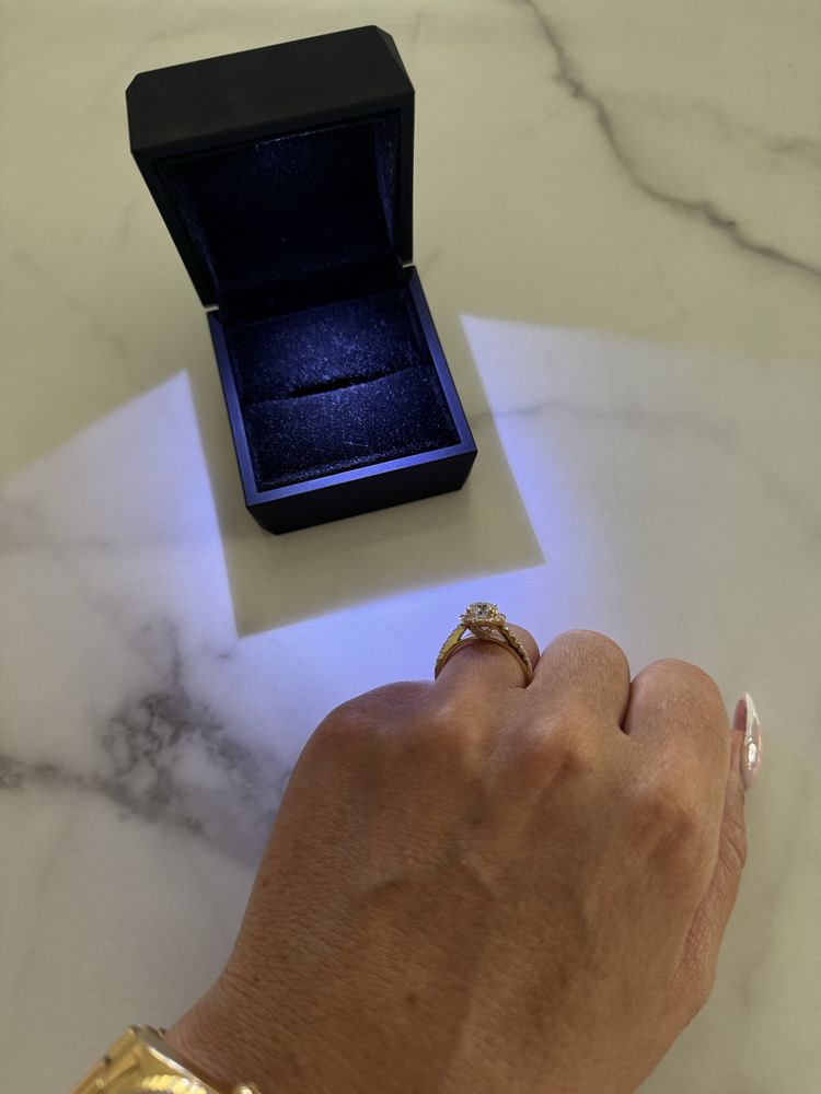 Pierscionek z diamentem  1 karat