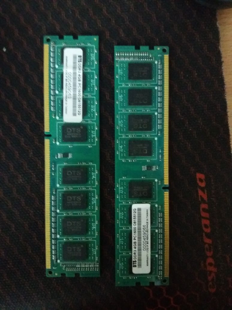 Оперативна п'ять DDR3 4GB