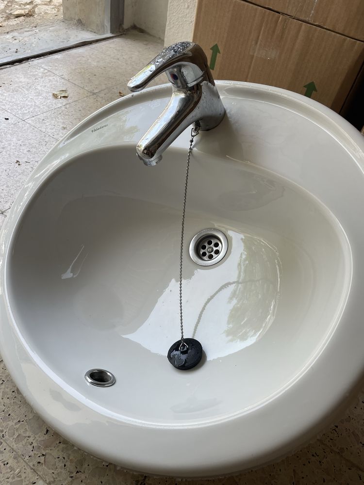 Vendo Lavatório Valadares com pedra incluída